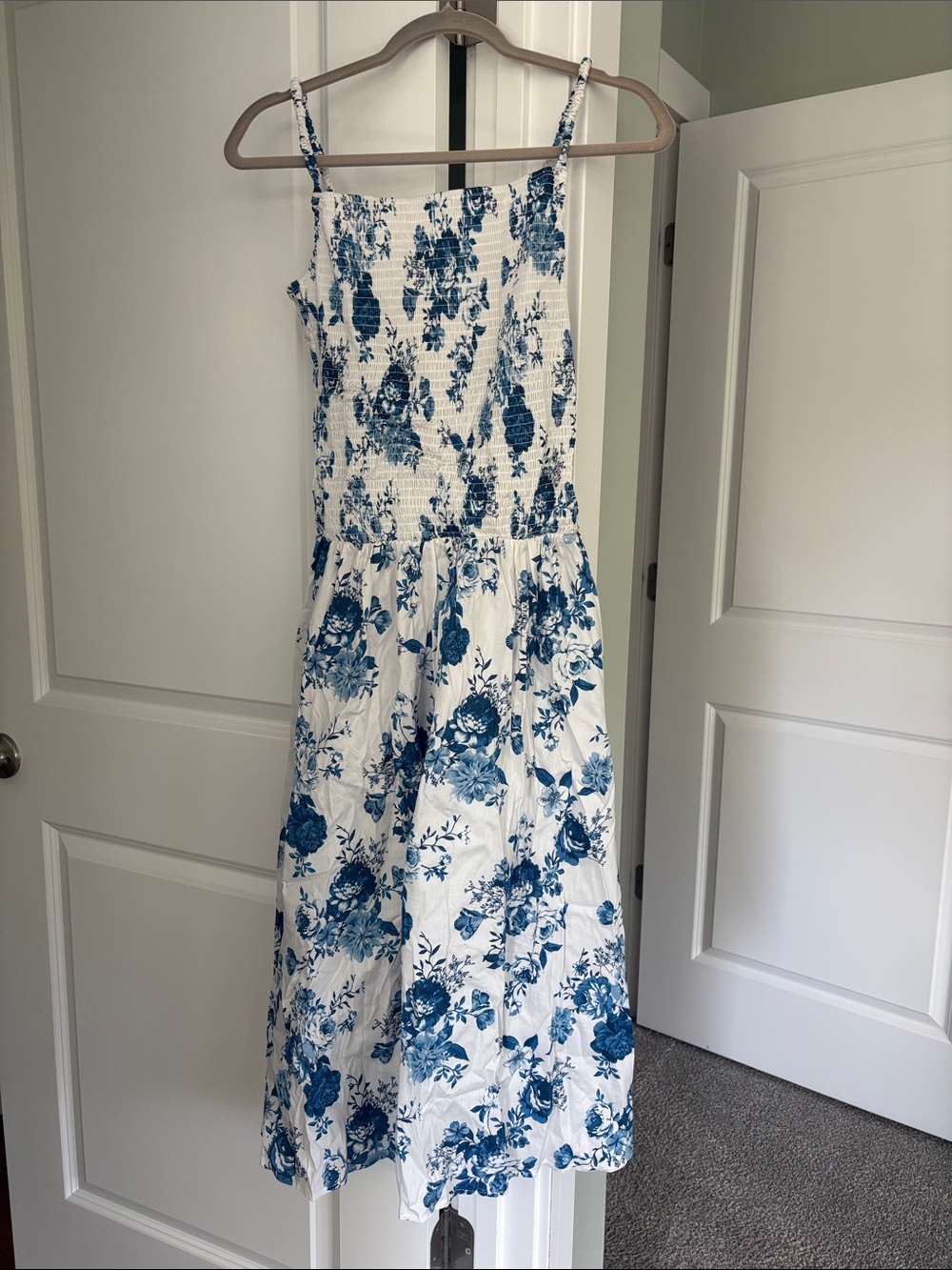 Francesca's Collections White & Blue Floral Smocked Midi Dress